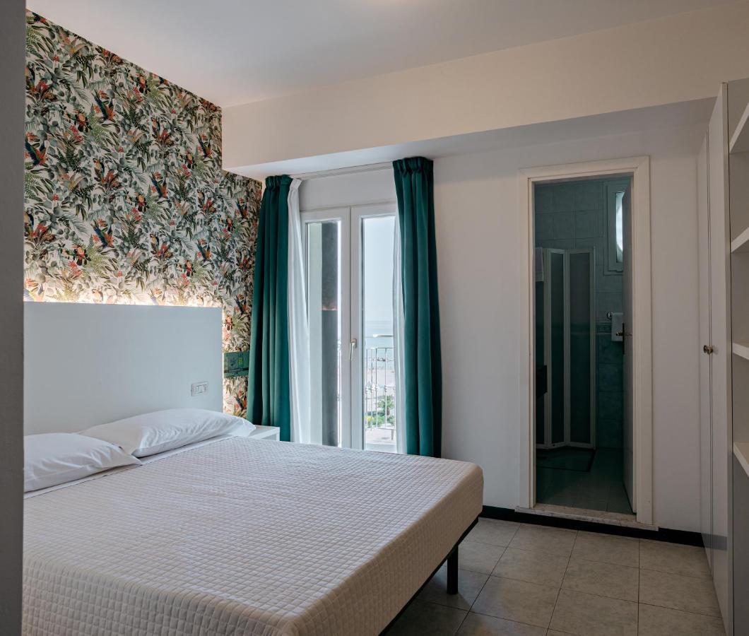 Solemare Hotel E Residence ミザーノ・アドリアーティコ エクステリア 写真