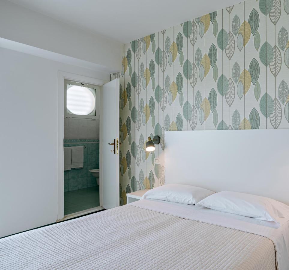 Solemare Hotel E Residence ミザーノ・アドリアーティコ エクステリア 写真