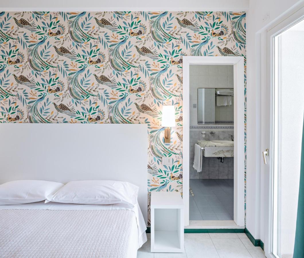 Solemare Hotel E Residence ミザーノ・アドリアーティコ エクステリア 写真