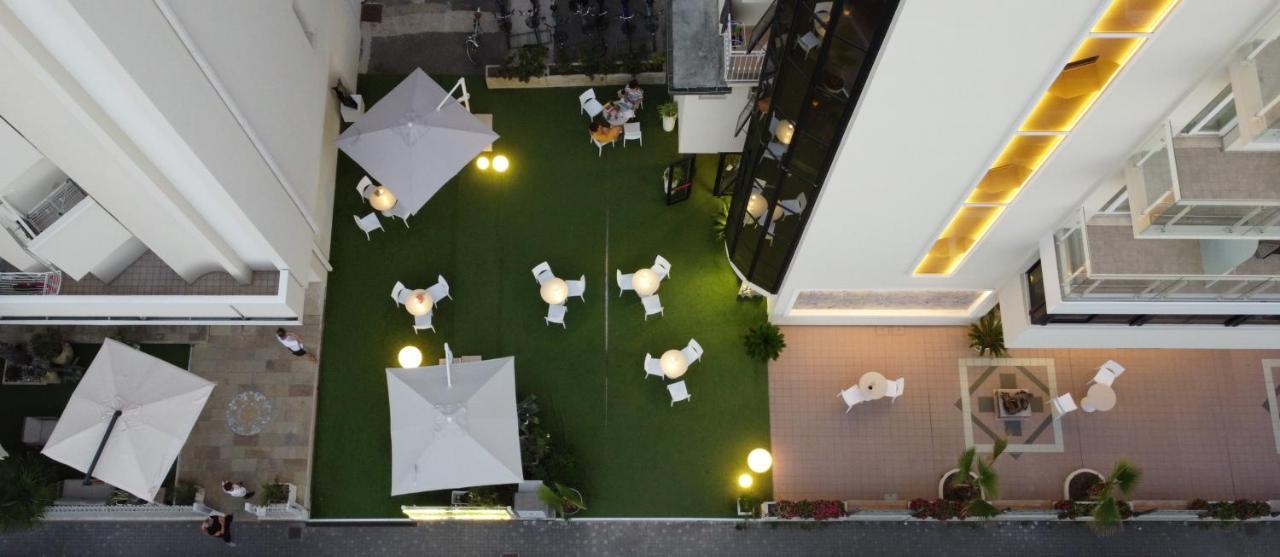 Solemare Hotel E Residence ミザーノ・アドリアーティコ エクステリア 写真