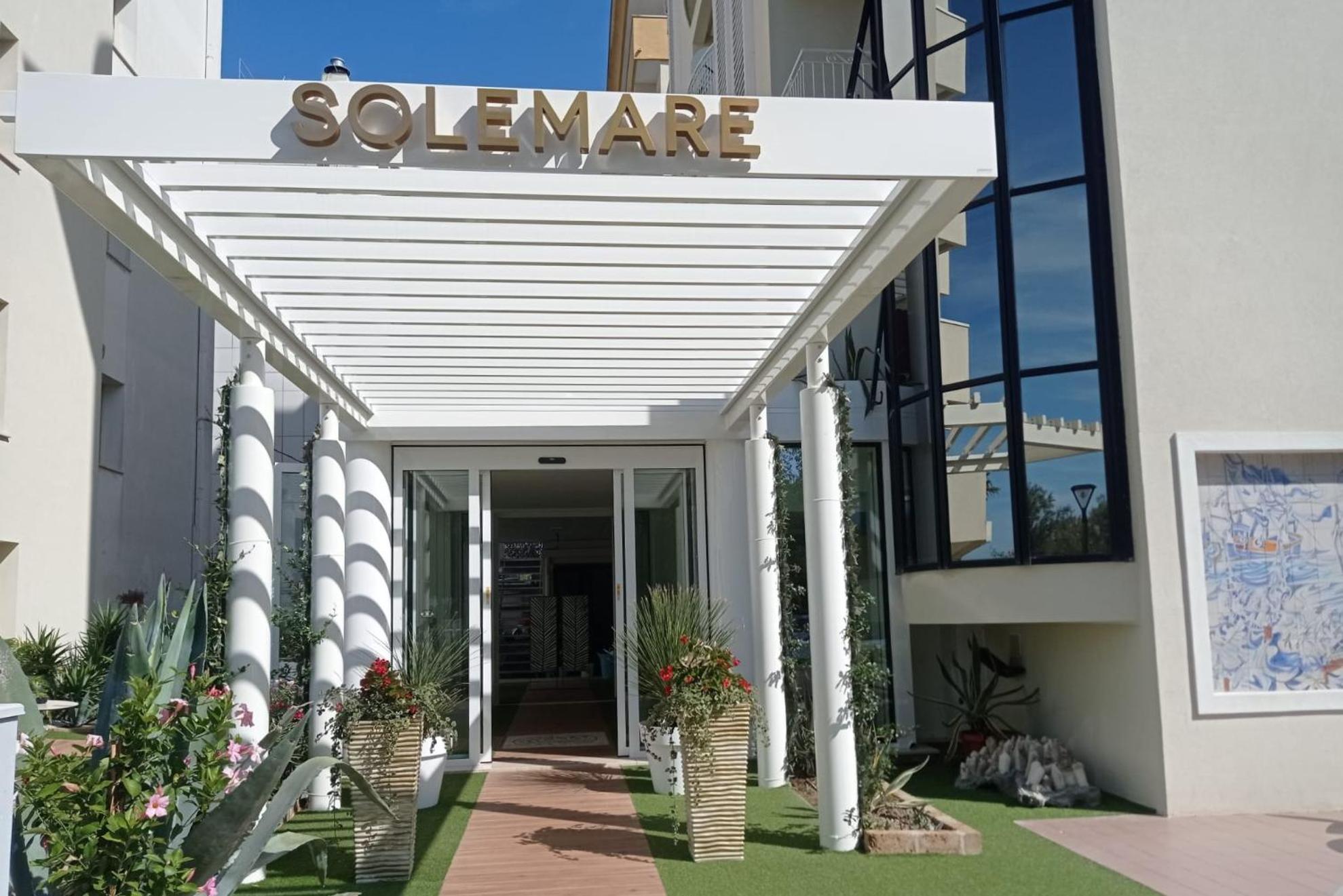 Solemare Hotel E Residence ミザーノ・アドリアーティコ エクステリア 写真