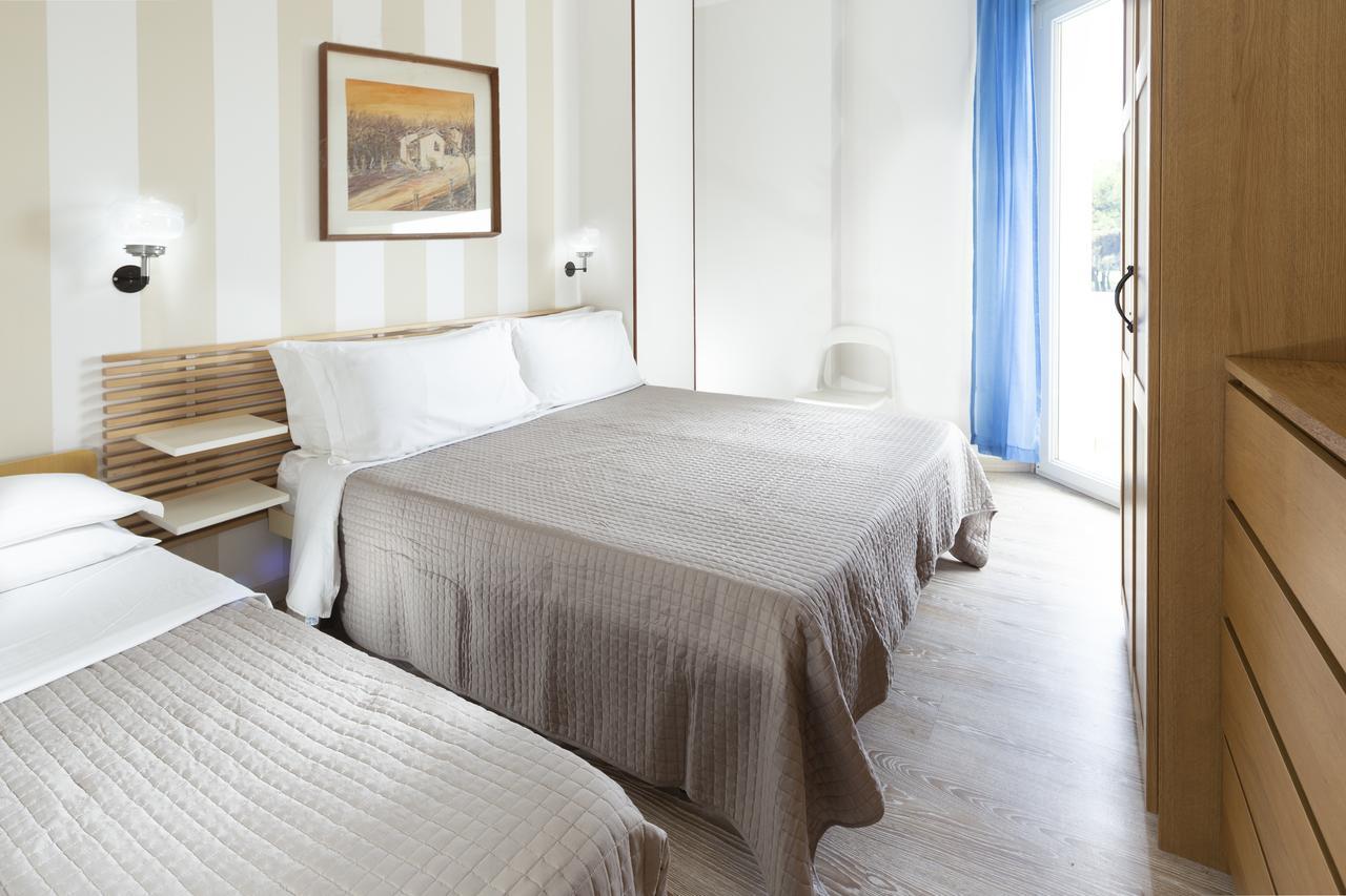 Solemare Hotel E Residence ミザーノ・アドリアーティコ エクステリア 写真