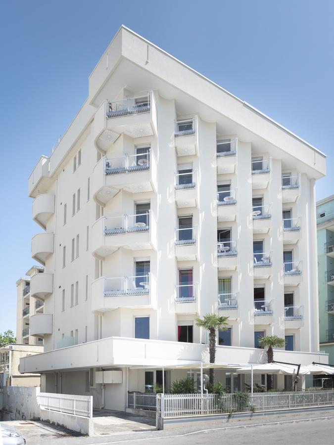 Solemare Hotel E Residence ミザーノ・アドリアーティコ エクステリア 写真